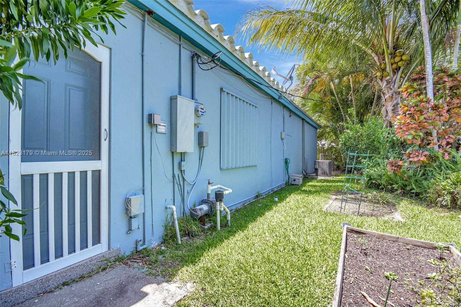 Small Image of 1991 NORTH EAST 178TH ST, North Miami Beach Number 35
