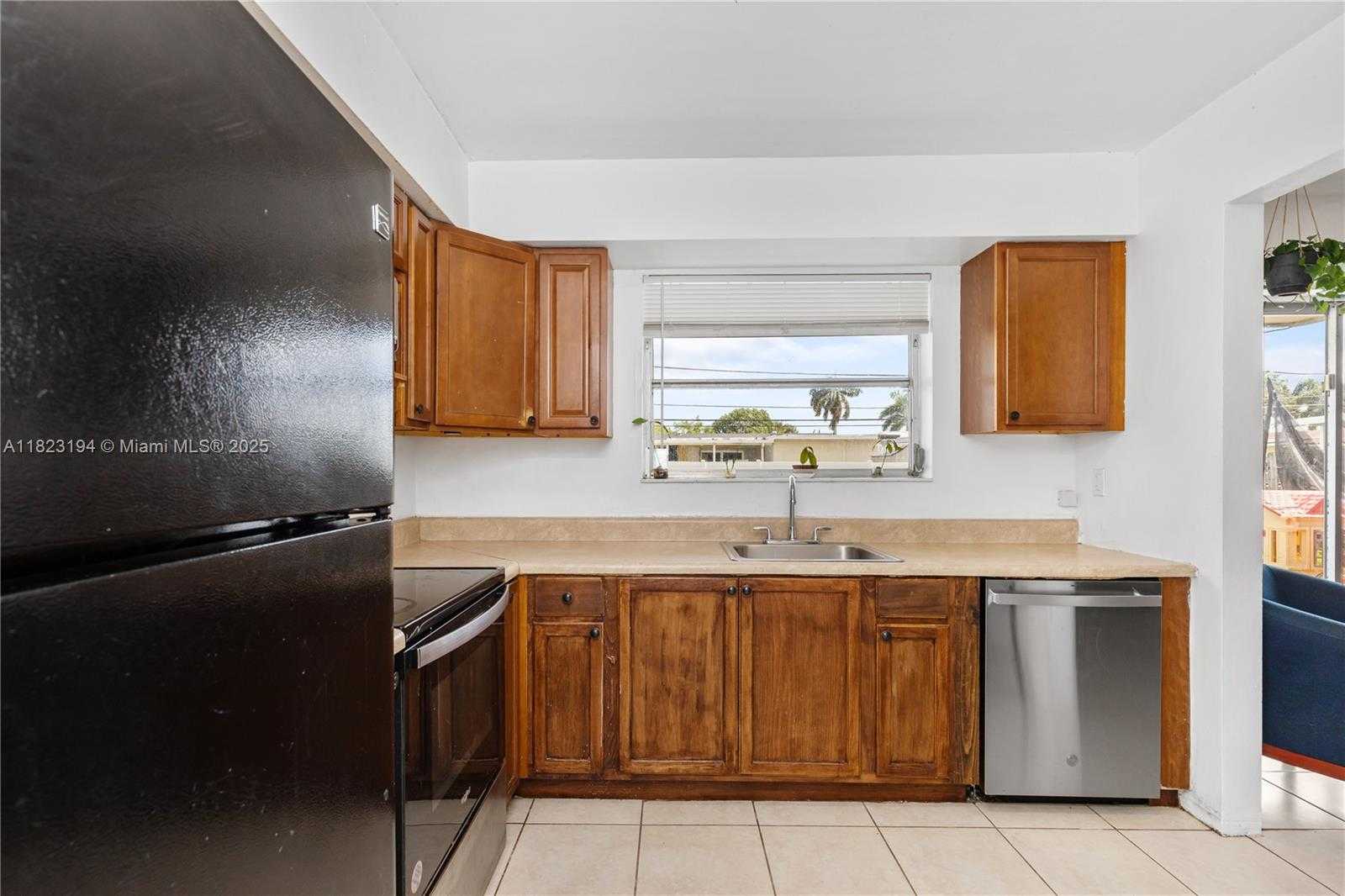 Small Image of 8851 NORTH WEST 12TH ST, Pembroke Pines Number 10