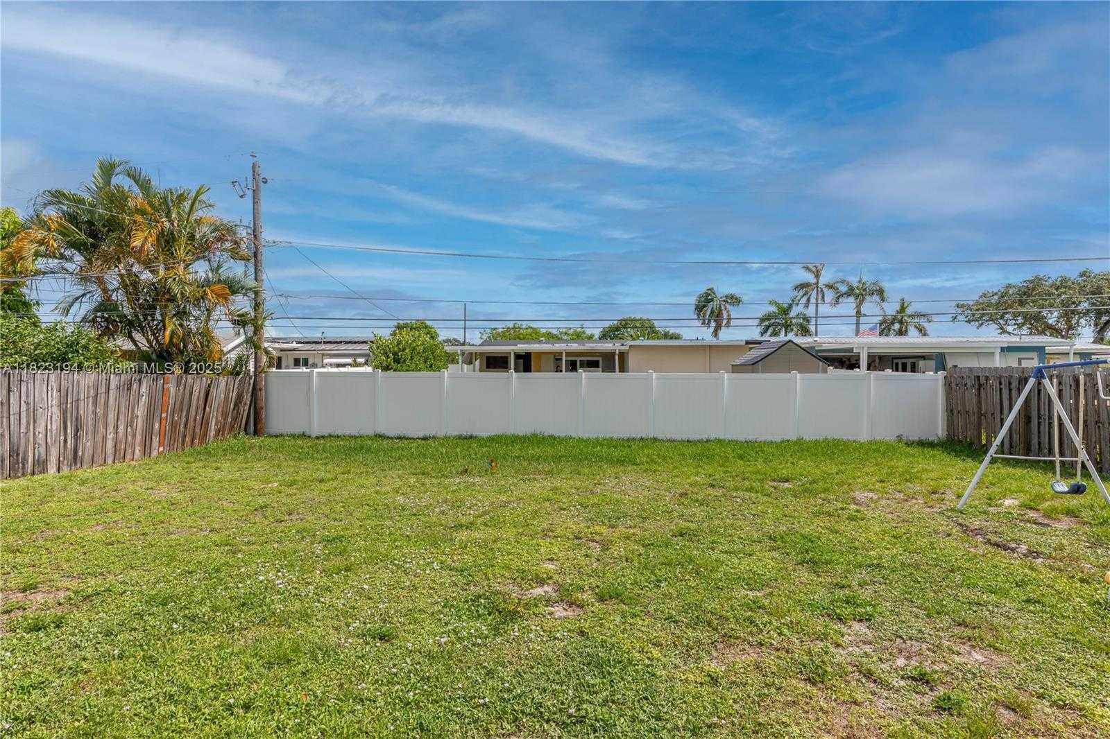 Small Image of 8851 NORTH WEST 12TH ST, Pembroke Pines Number 5