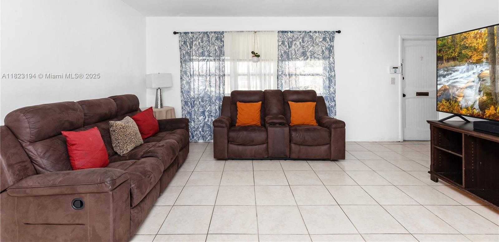 Small Image of 8851 NORTH WEST 12TH ST, Pembroke Pines Number 6