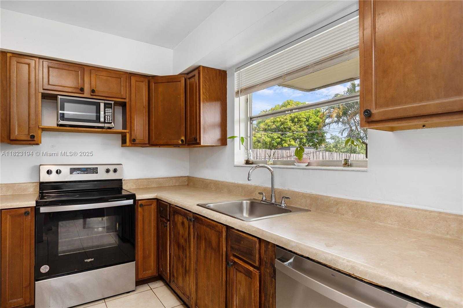 Small Image of 8851 NORTH WEST 12TH ST, Pembroke Pines Number 9