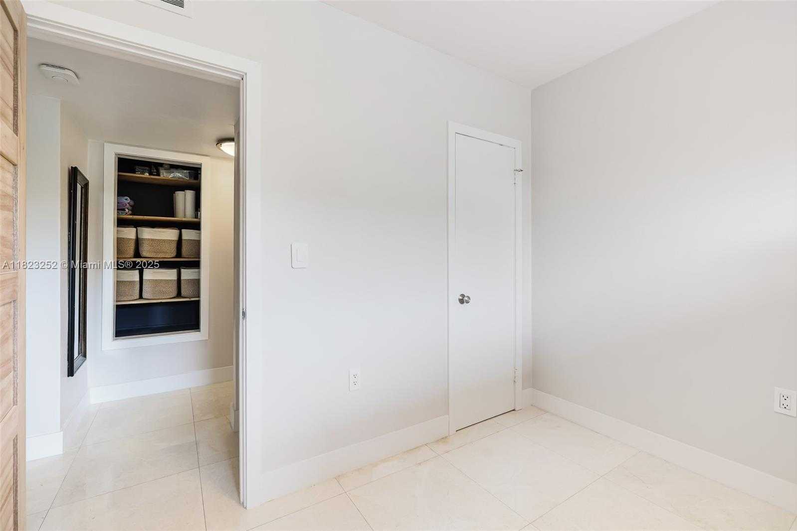 Small Image of 8600 SOUTH WEST 125TH TER, Miami Number 19