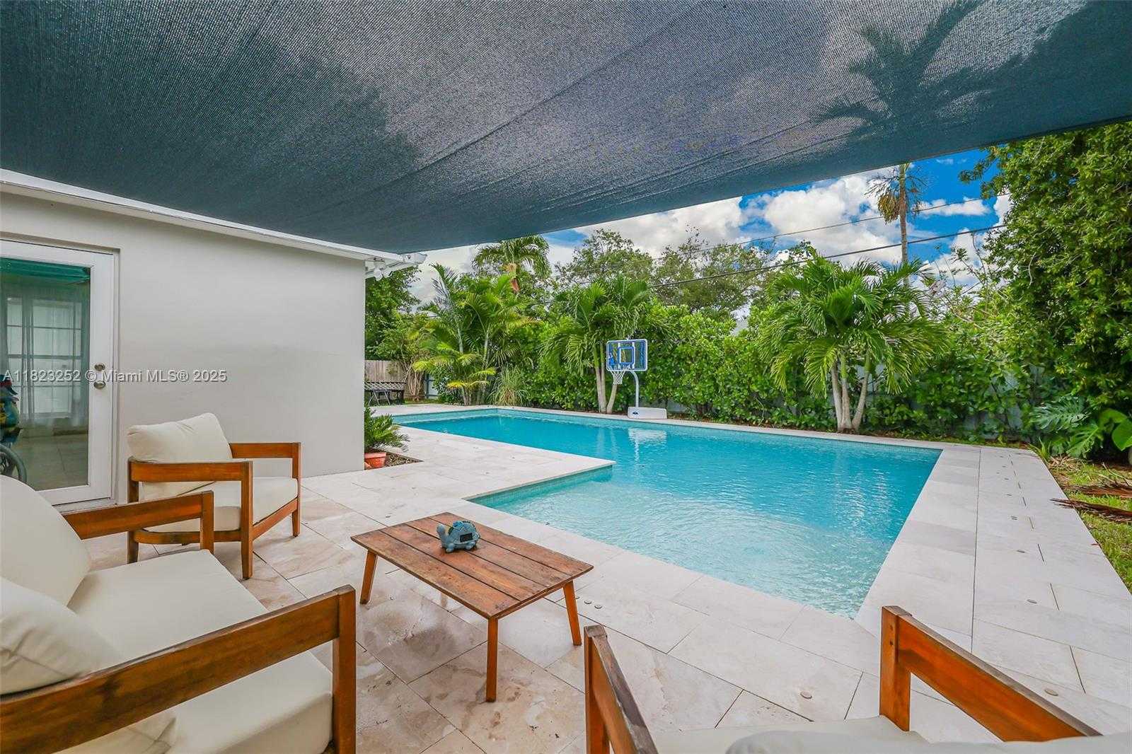 Small Image of 8600 SOUTH WEST 125TH TER, Miami Number 20