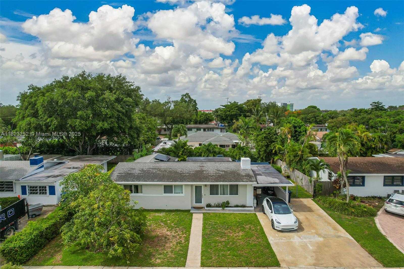 Small Image of 8600 SOUTH WEST 125TH TER, Miami Number 22