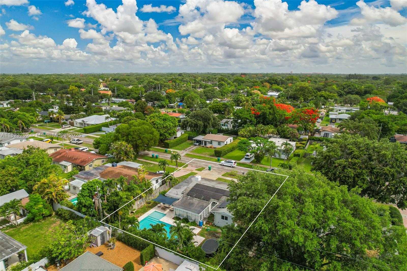 Small Image of 8600 SOUTH WEST 125TH TER, Miami Number 23