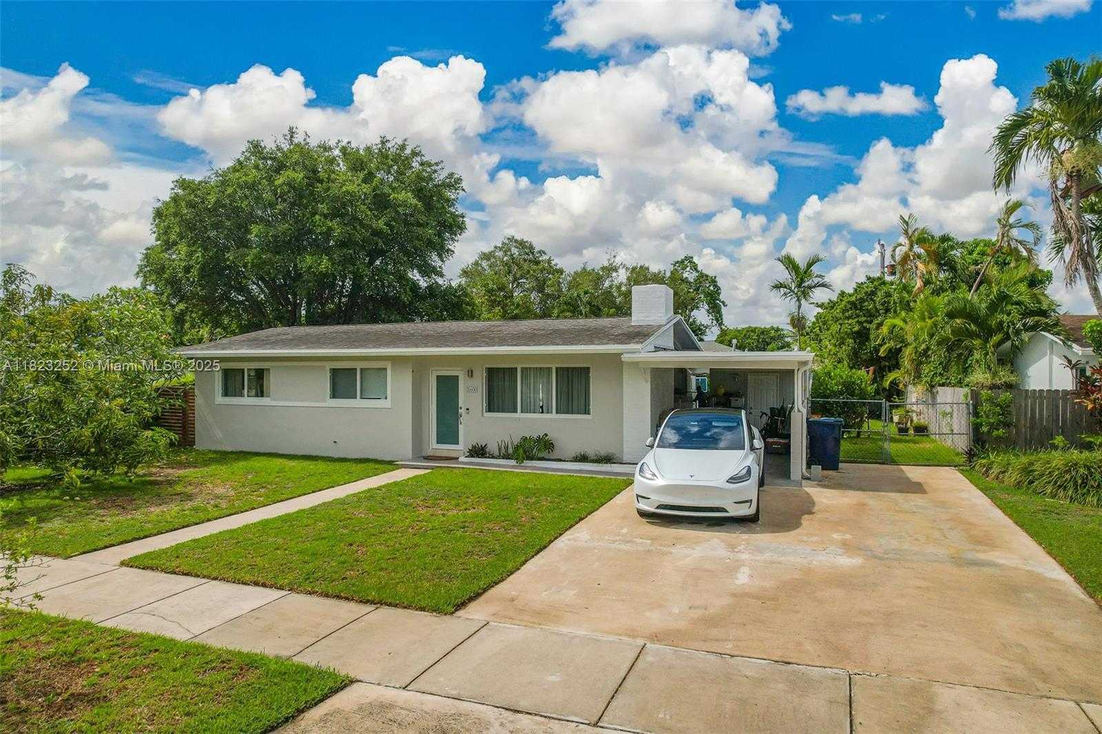 Small Image of 8600 SOUTH WEST 125TH TER, Miami Number 26