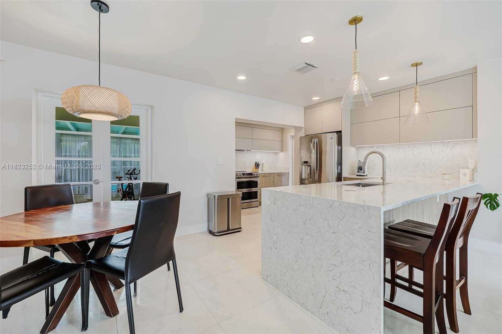 Small Image of 8600 SOUTH WEST 125TH TER, Miami Number 6