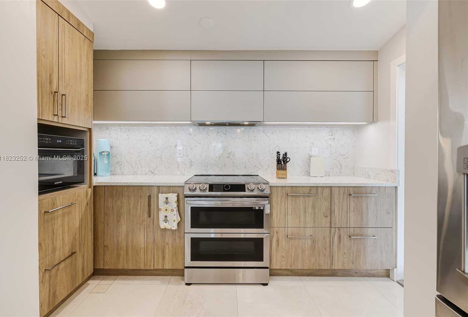 Small Image of 8600 SOUTH WEST 125TH TER, Miami Number 8