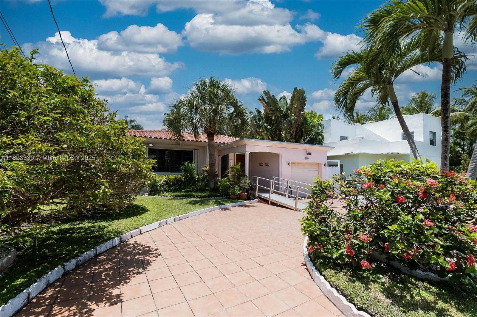Small Image of 9064 GARLAND AVE, Surfside Number 10