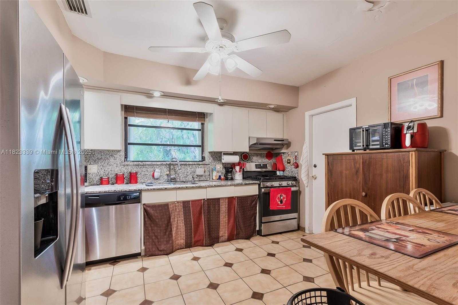 Small Image of 9064 GARLAND AVE, Surfside Number 13