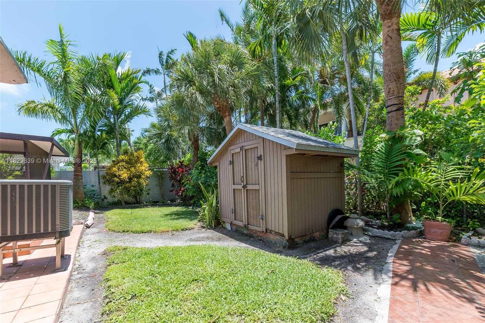 Small Image of 9064 GARLAND AVE, Surfside Number 18