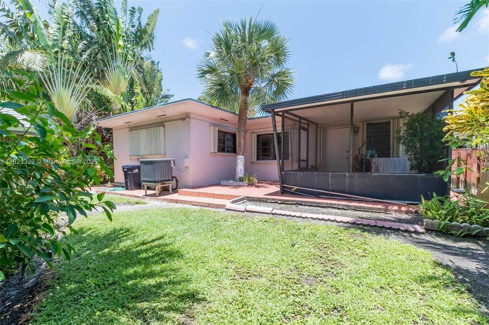 Small Image of 9064 GARLAND AVE, Surfside Number 8
