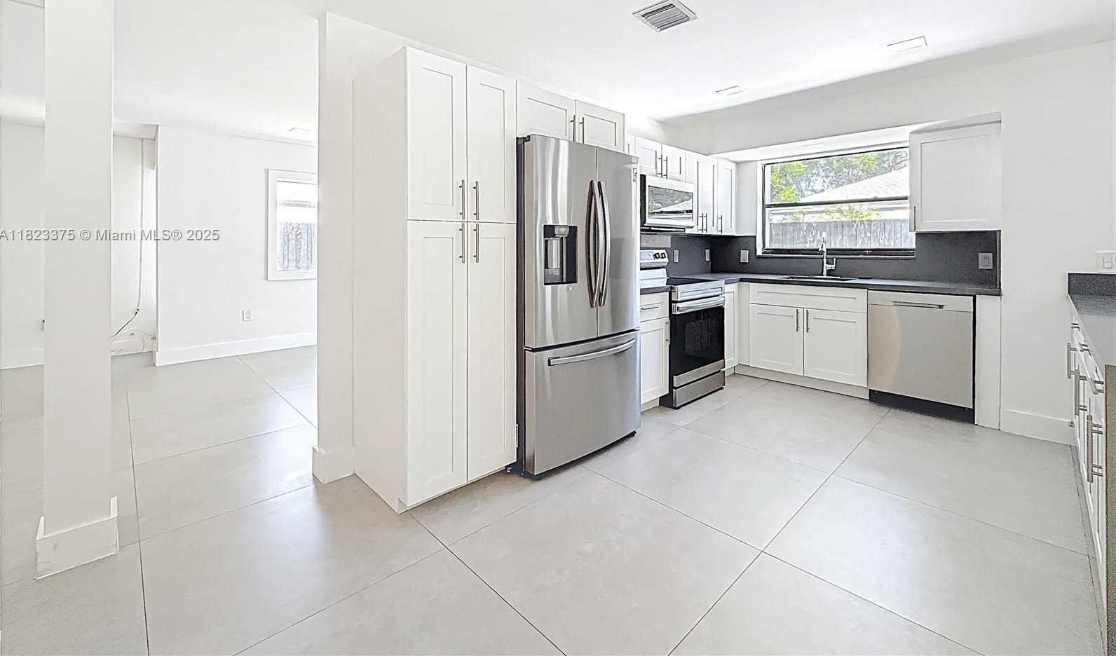 Small Image of 4996 SOUTH WEST 95TH AVE, Cooper City Number 16