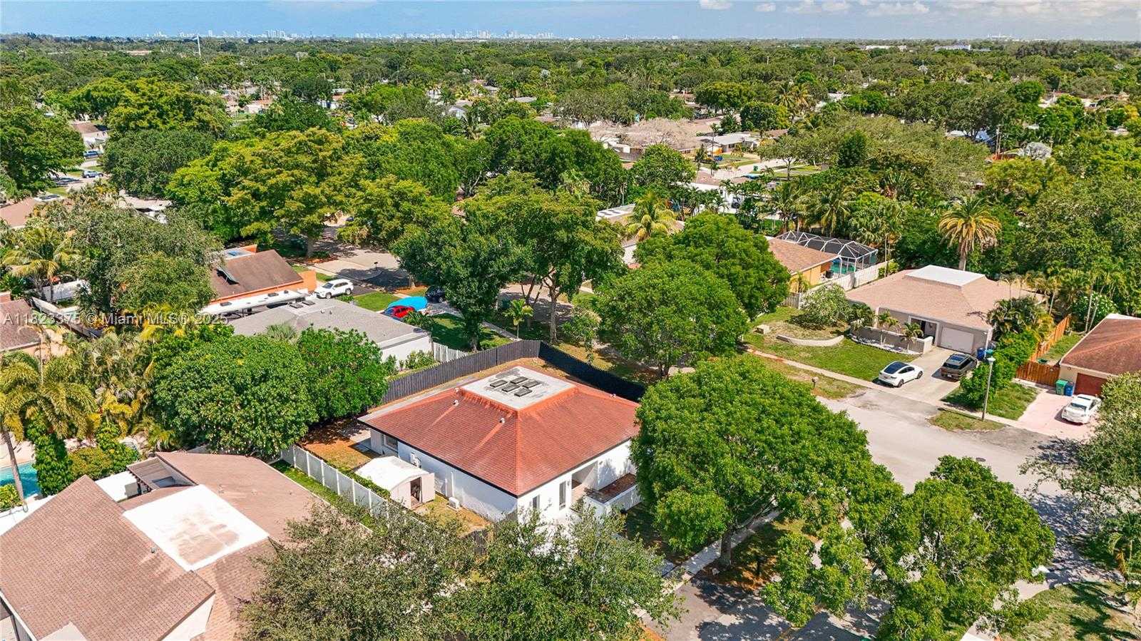 Small Image of 4996 SOUTH WEST 95TH AVE, Cooper City Number 41