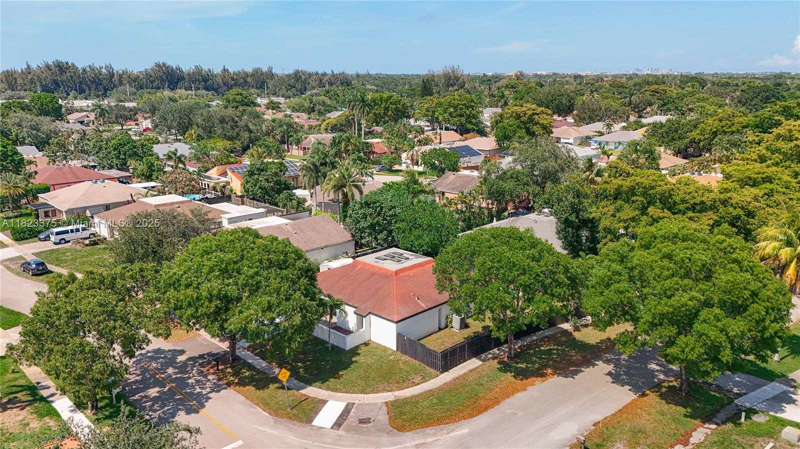 Small Image of 4996 SOUTH WEST 95TH AVE, Cooper City Number 43