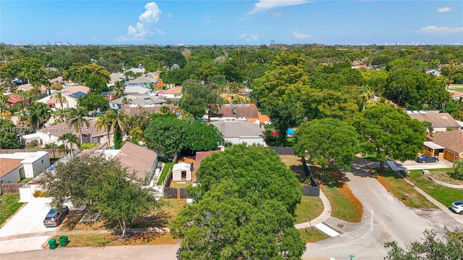 Small Image of 4996 SOUTH WEST 95TH AVE, Cooper City Number 47