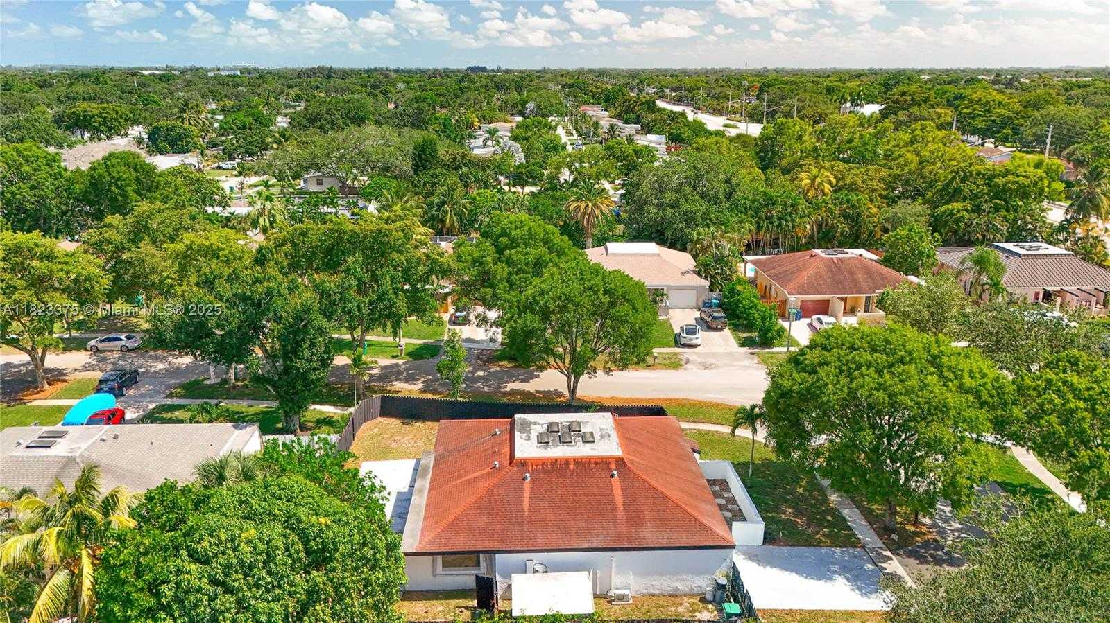 Small Image of 4996 SOUTH WEST 95TH AVE, Cooper City Number 52