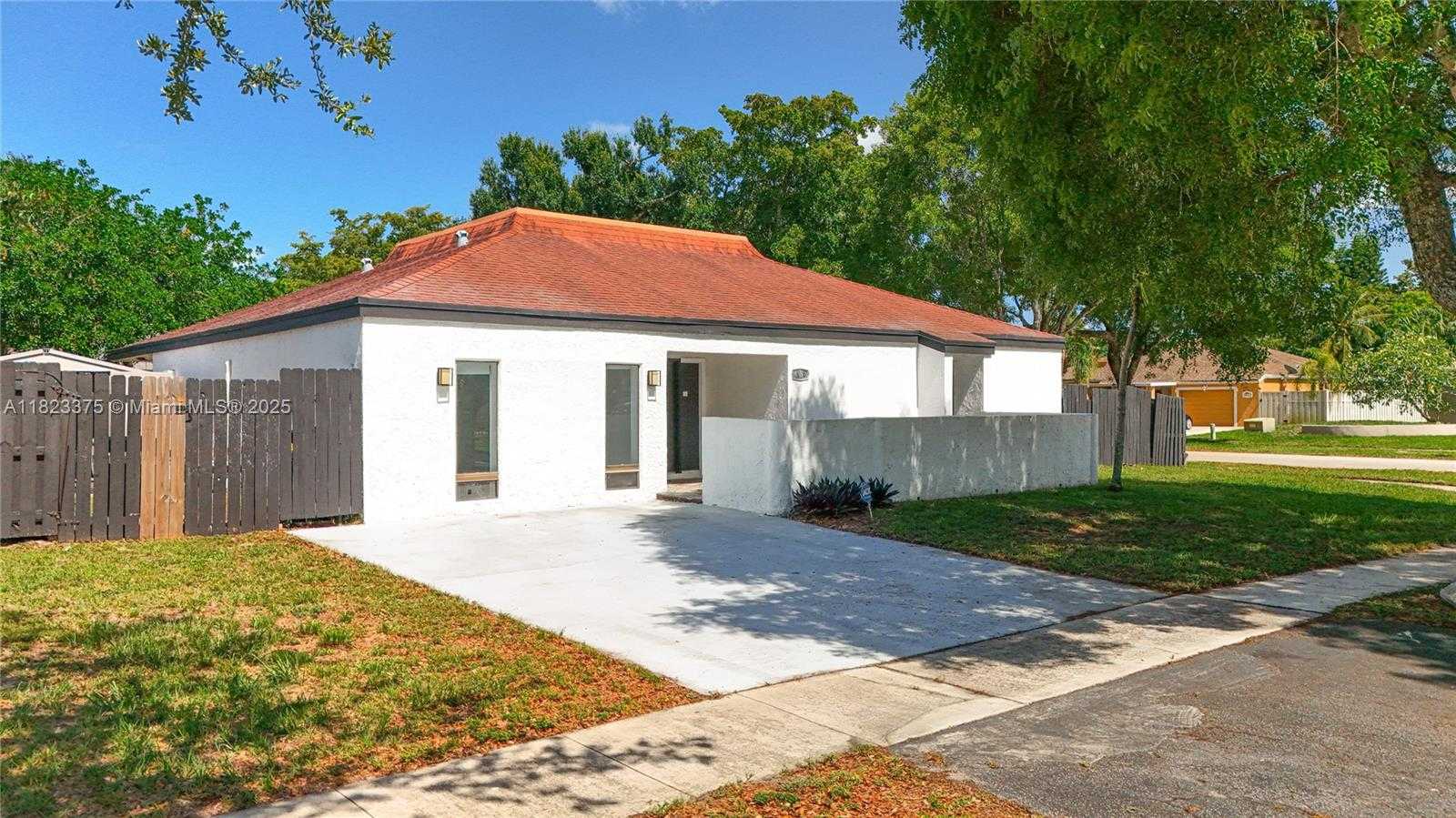 Small Image of 4996 SOUTH WEST 95TH AVE, Cooper City Number 53