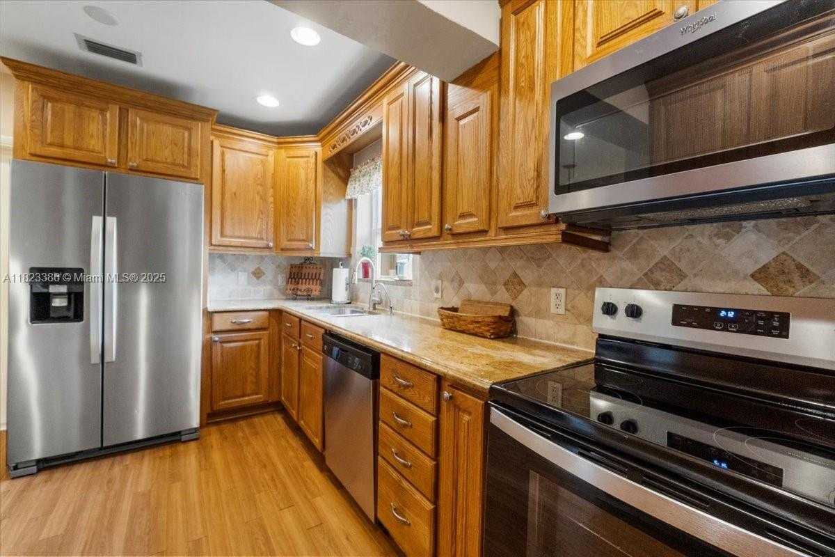 Small Image of 404 NORTH EAST 11TH AVE, Pompano Beach Number 11
