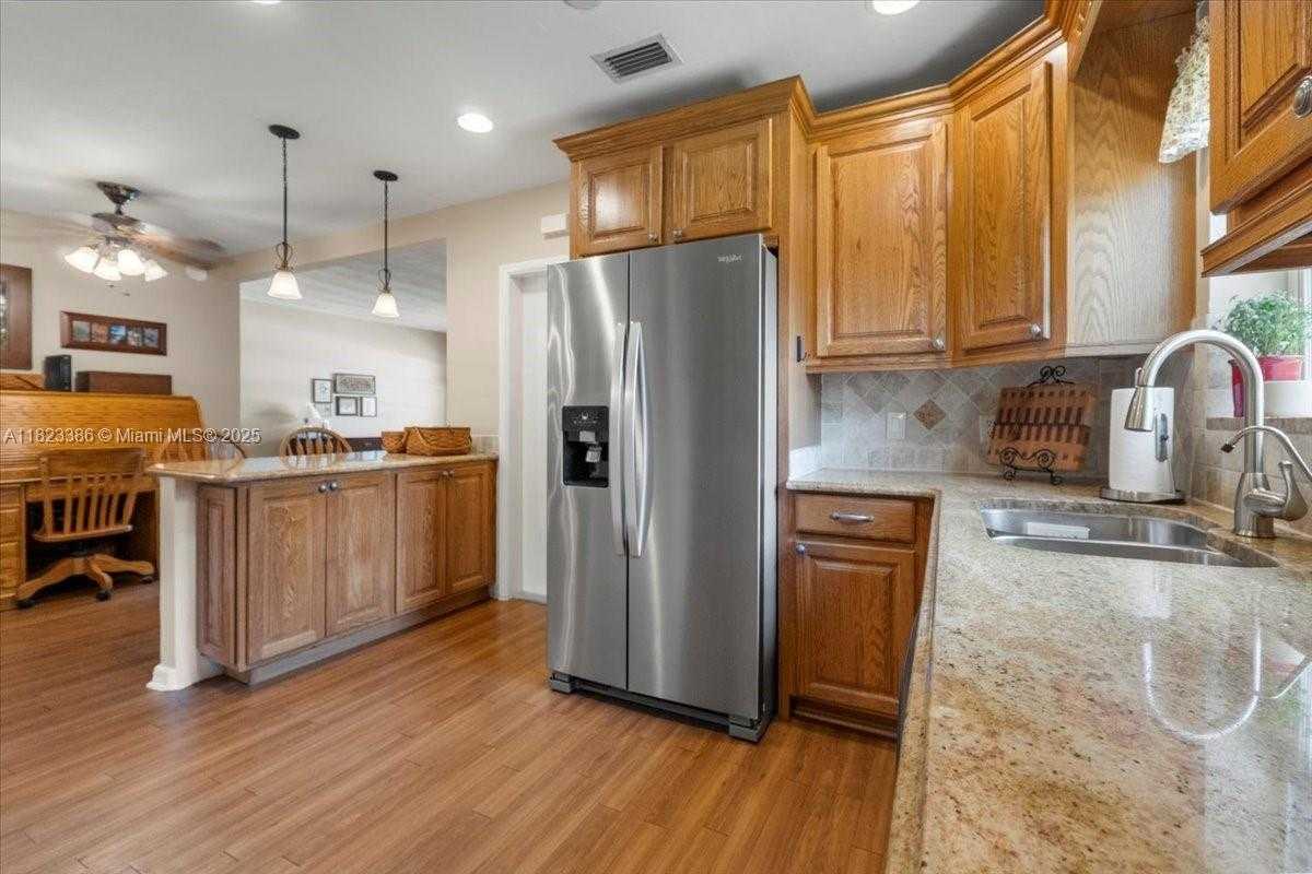 Small Image of 404 NORTH EAST 11TH AVE, Pompano Beach Number 12