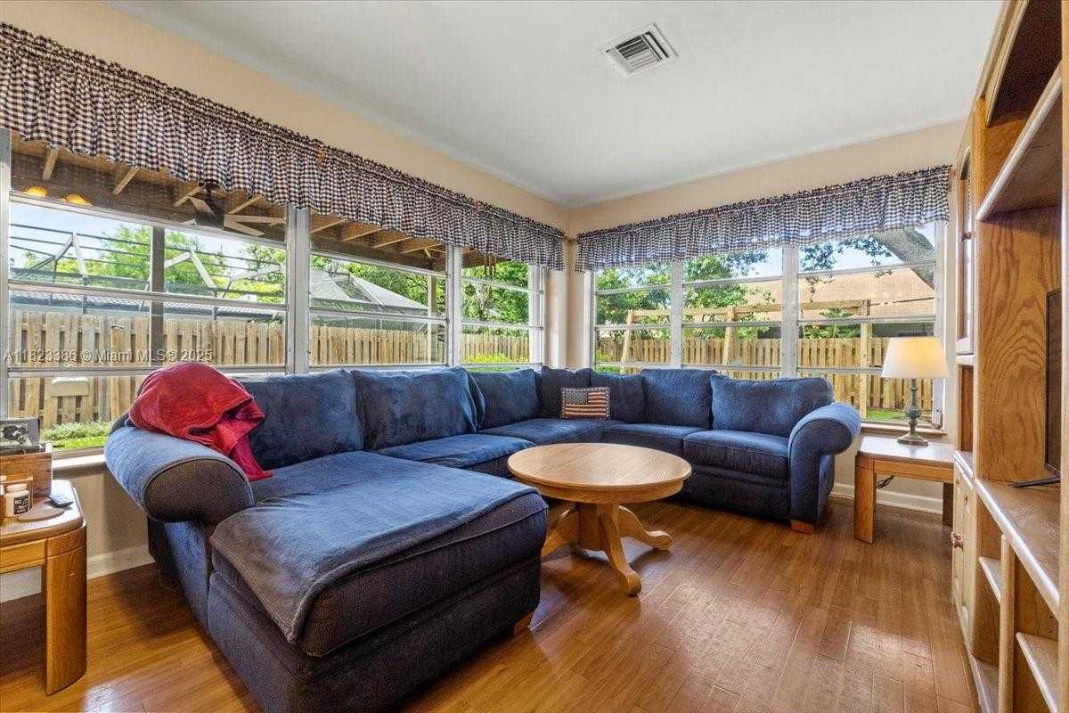 Small Image of 404 NORTH EAST 11TH AVE, Pompano Beach Number 17
