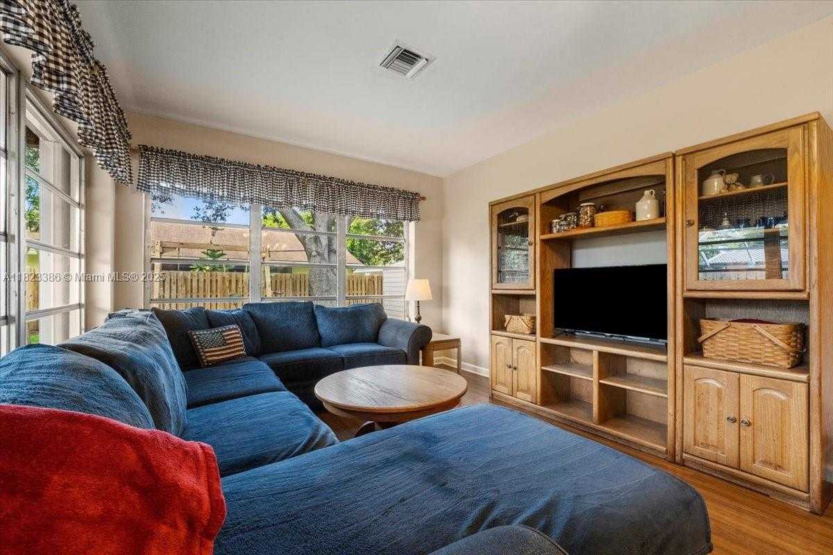 Small Image of 404 NORTH EAST 11TH AVE, Pompano Beach Number 18