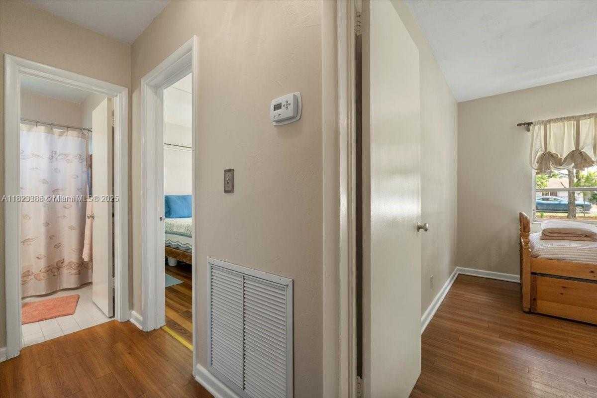 Small Image of 404 NORTH EAST 11TH AVE, Pompano Beach Number 31