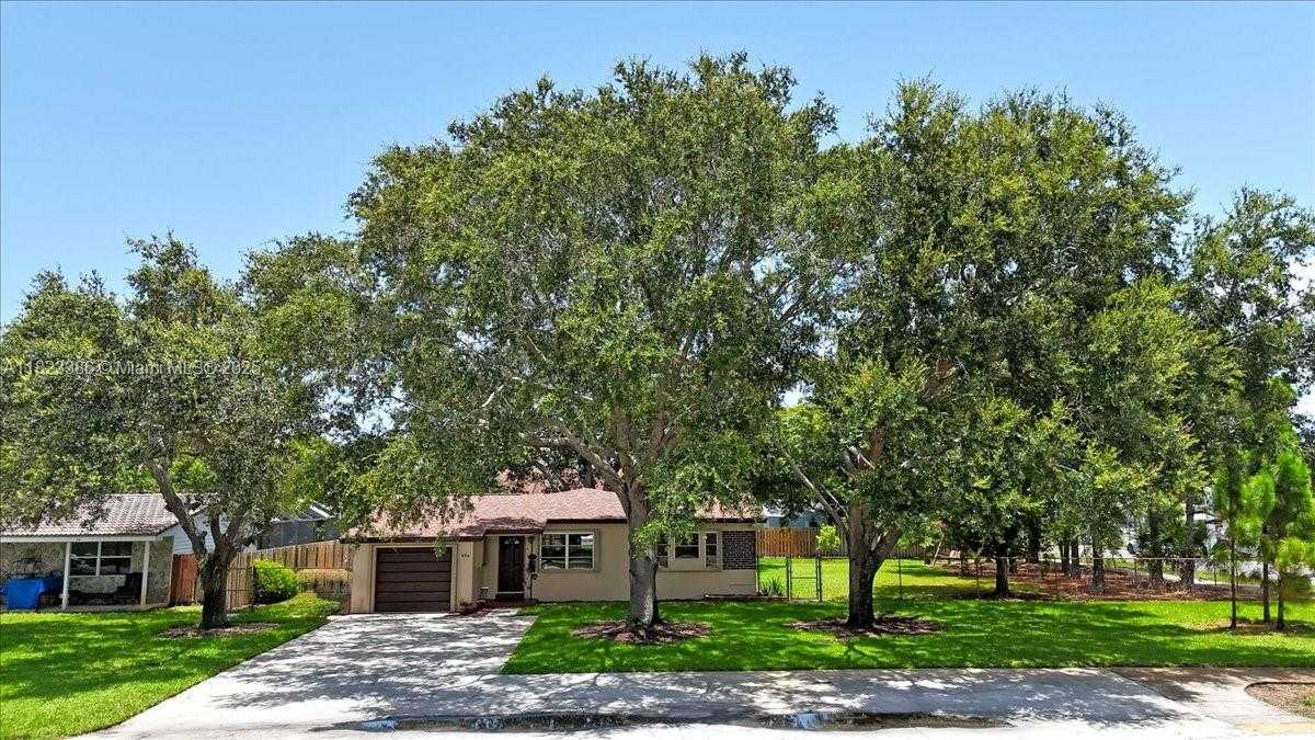 Small Image of 404 NORTH EAST 11TH AVE, Pompano Beach Number 4