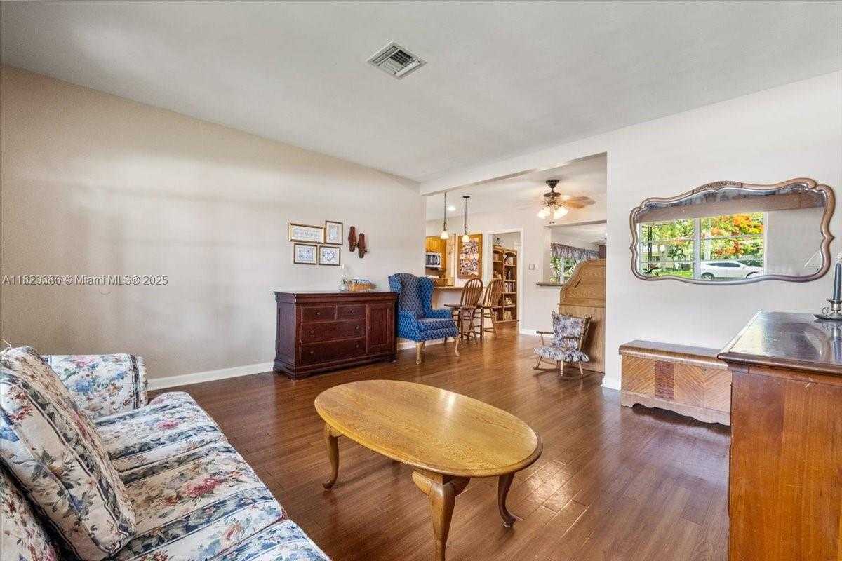 Small Image of 404 NORTH EAST 11TH AVE, Pompano Beach Number 7