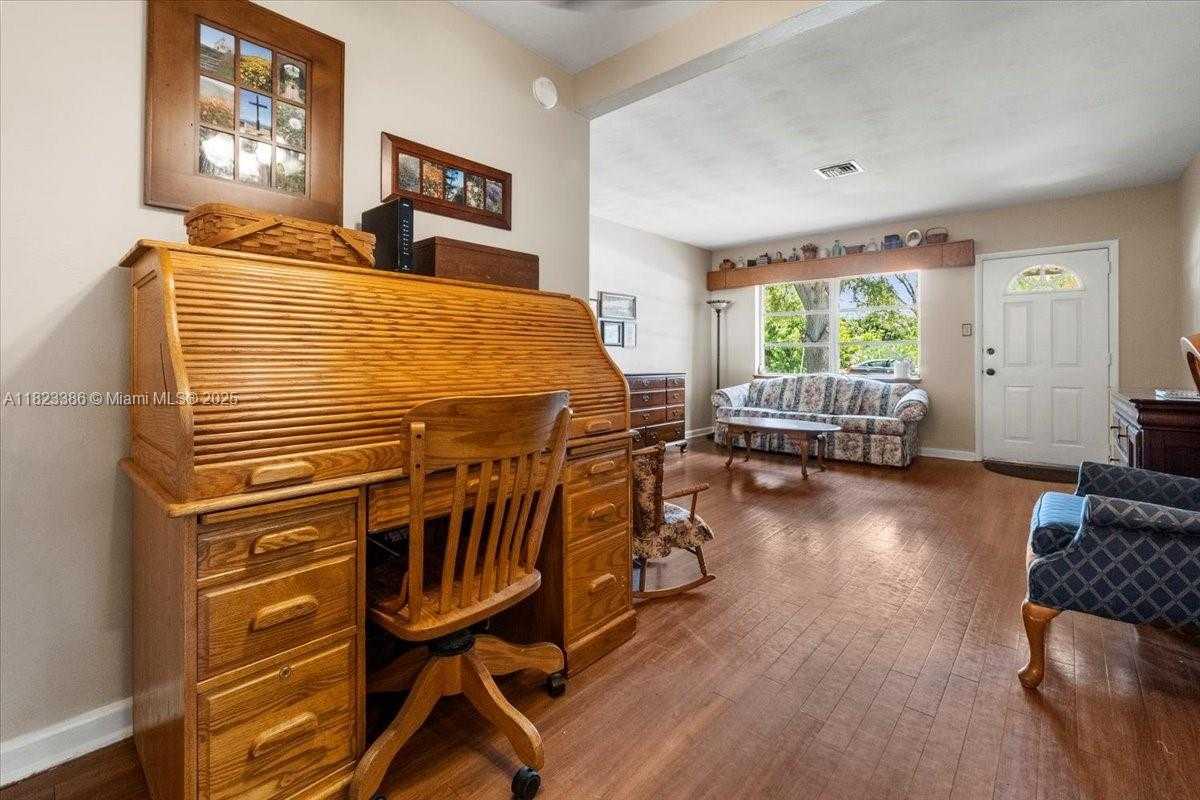 Small Image of 404 NORTH EAST 11TH AVE, Pompano Beach Number 8