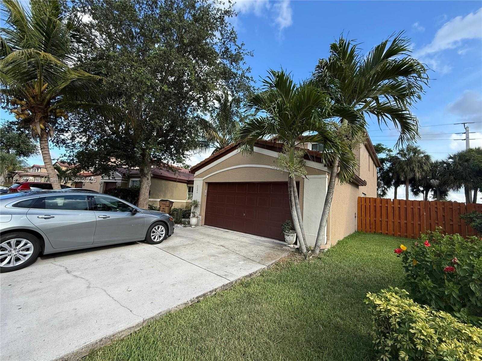Small Image of 4280 NORTH WEST 1ST PL, Deerfield Beach Number 2