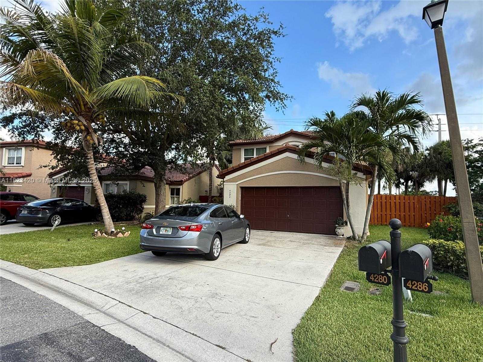 Small Image of 4280 NORTH WEST 1ST PL, Deerfield Beach Number 3