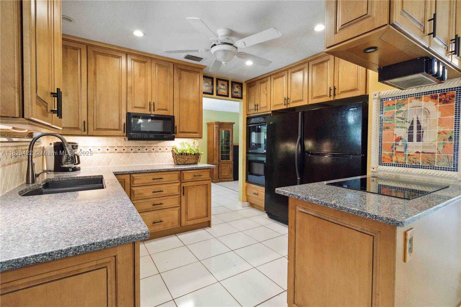 Small Image of 134 EAST PALM DR, Margate Number 11
