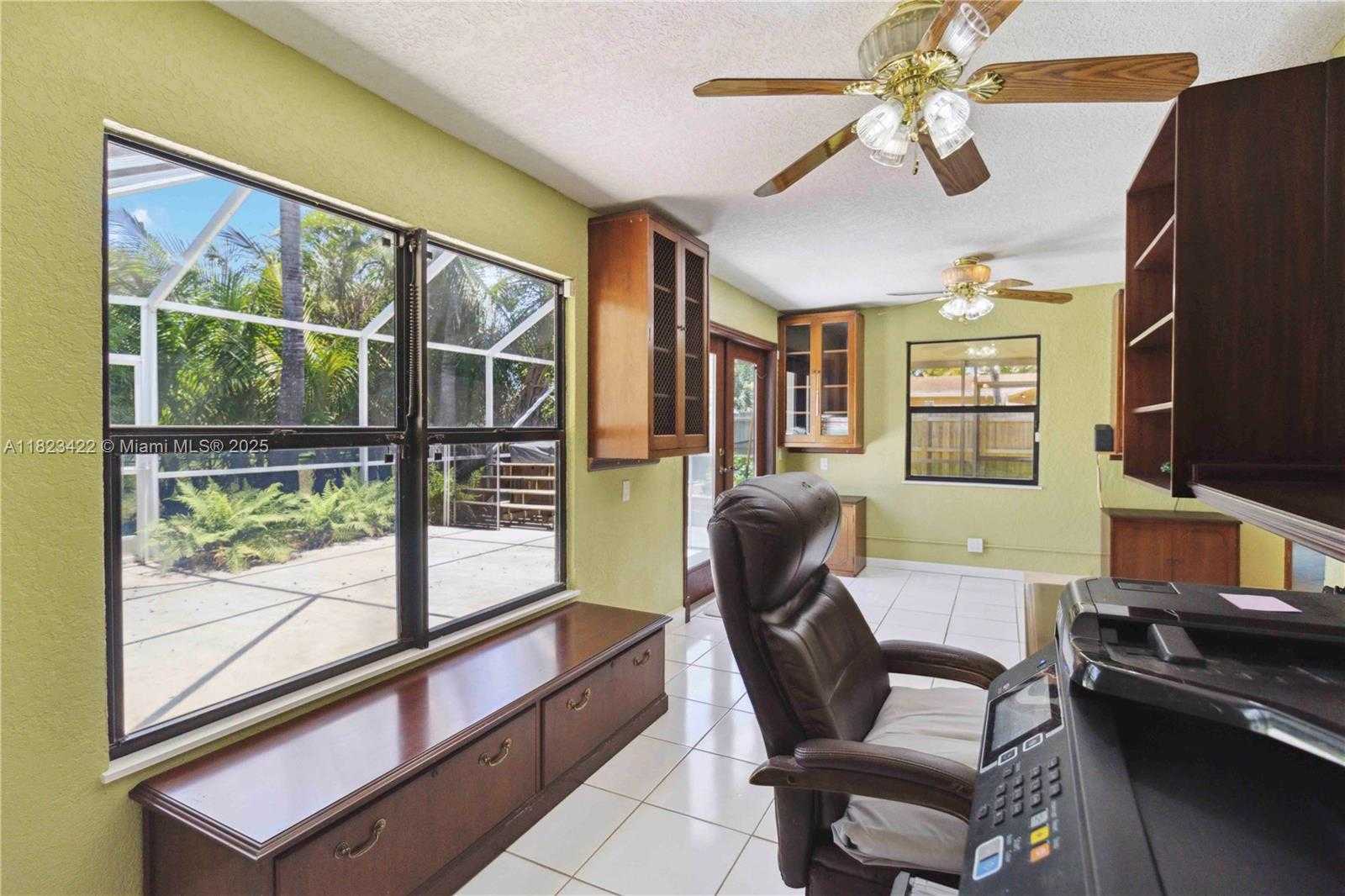 Small Image of 134 EAST PALM DR, Margate Number 16