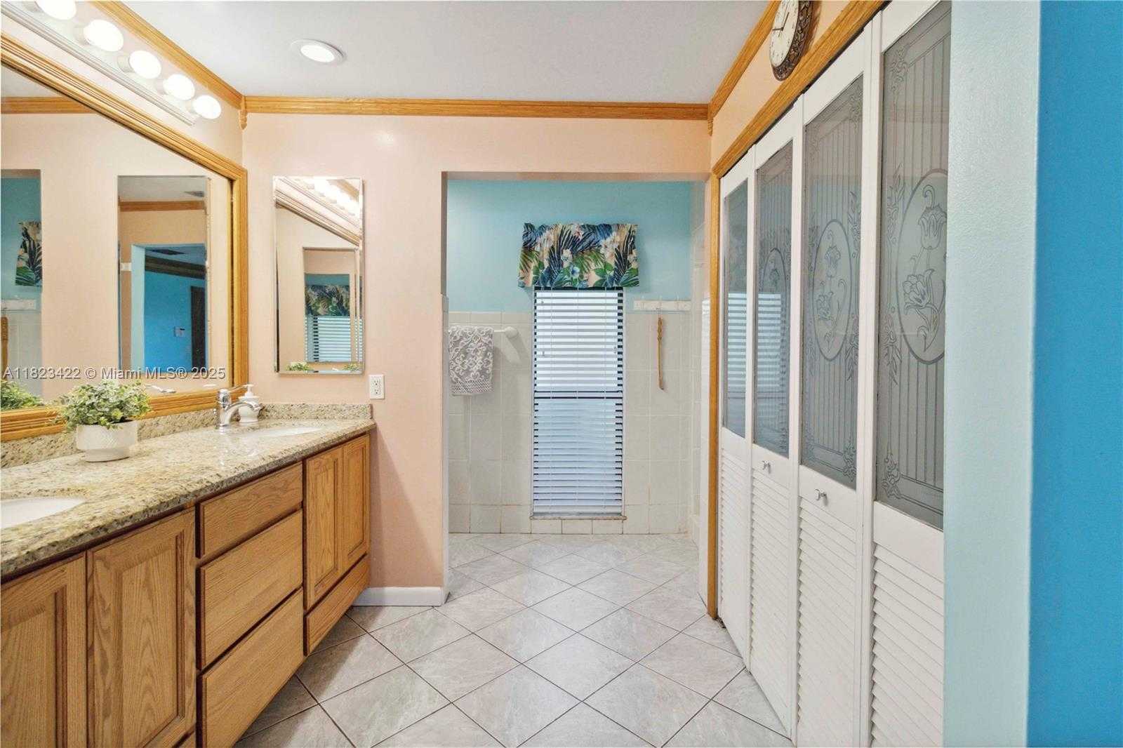 Small Image of 134 EAST PALM DR, Margate Number 23