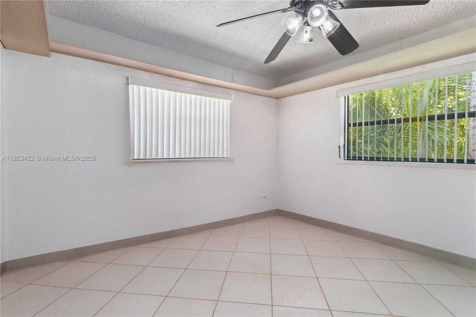 Small Image of 134 EAST PALM DR, Margate Number 31