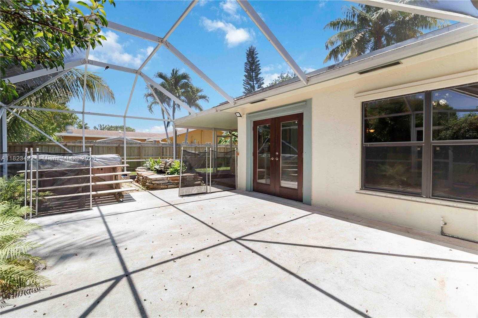 Small Image of 134 EAST PALM DR, Margate Number 36