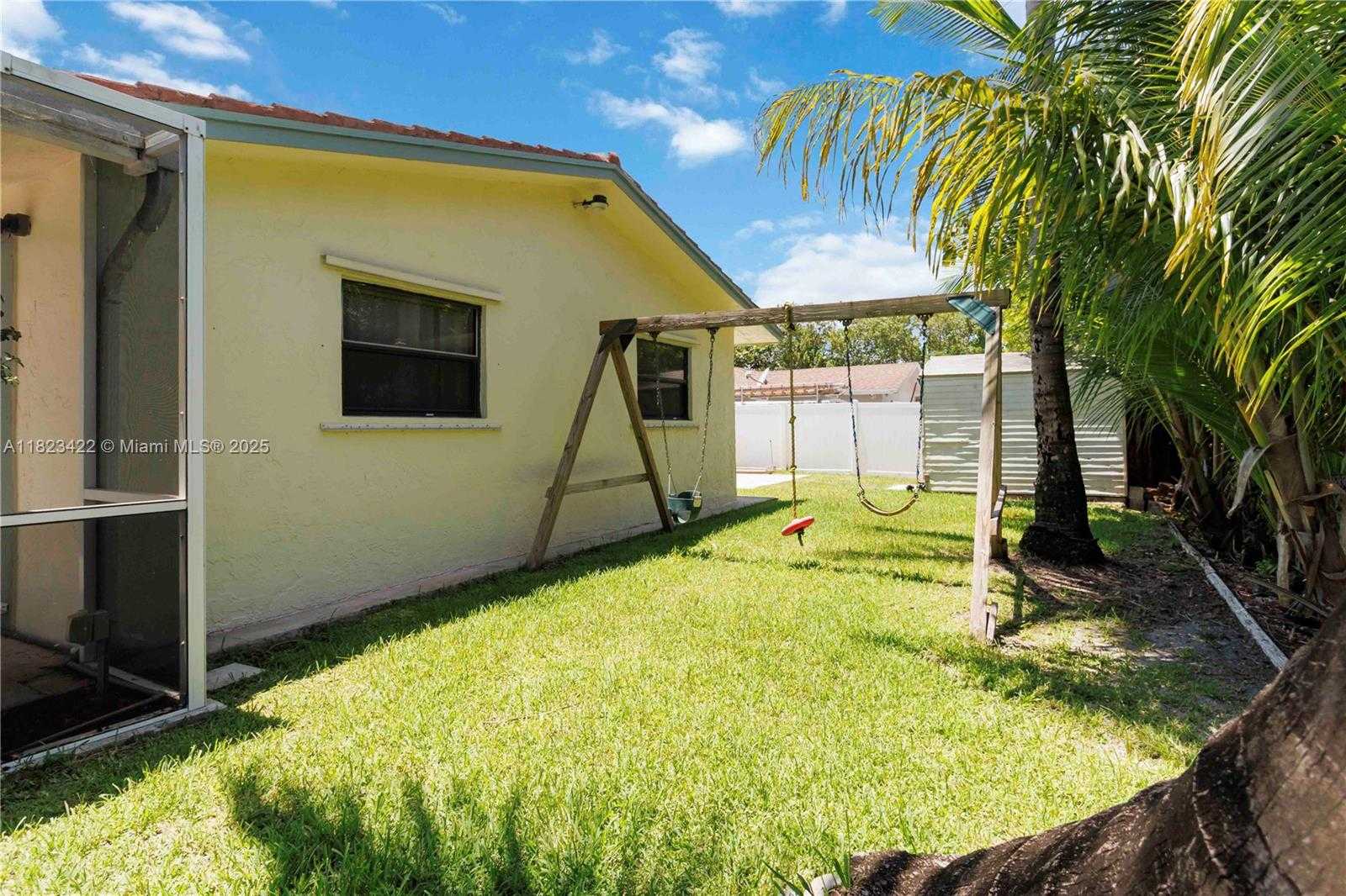 Small Image of 134 EAST PALM DR, Margate Number 41