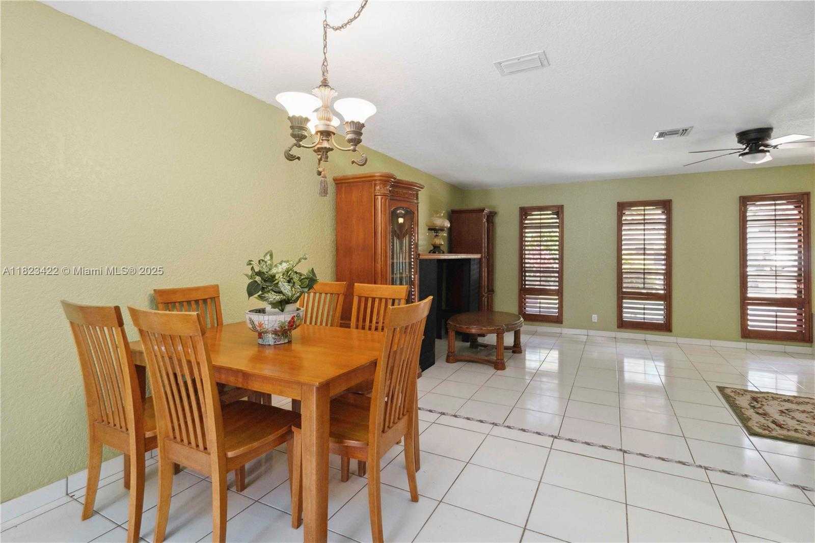 Small Image of 134 EAST PALM DR, Margate Number 8