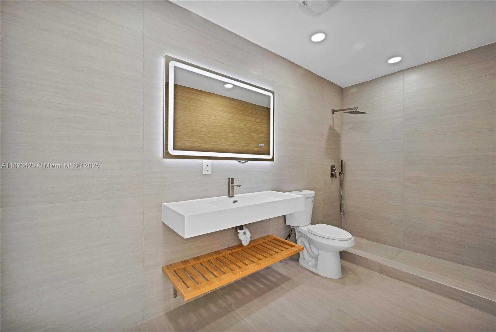 Small Image of 3917 ADAMS ST, Hollywood Number 12