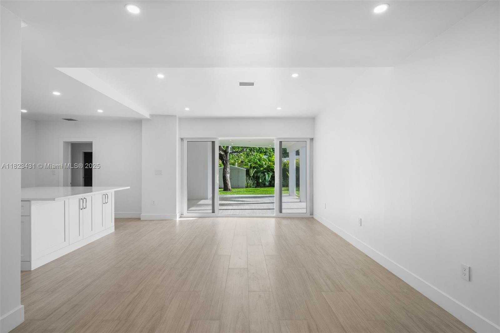 Small Image of 1617 WASHINGTON ST, Hollywood Number 11