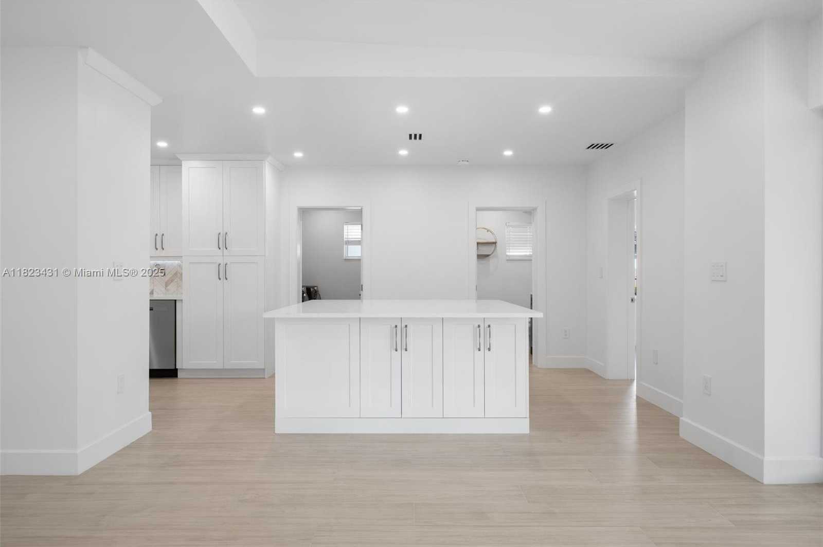 Small Image of 1617 WASHINGTON ST, Hollywood Number 16