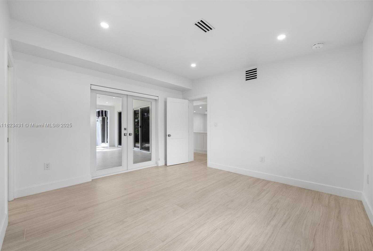 Small Image of 1617 WASHINGTON ST, Hollywood Number 21