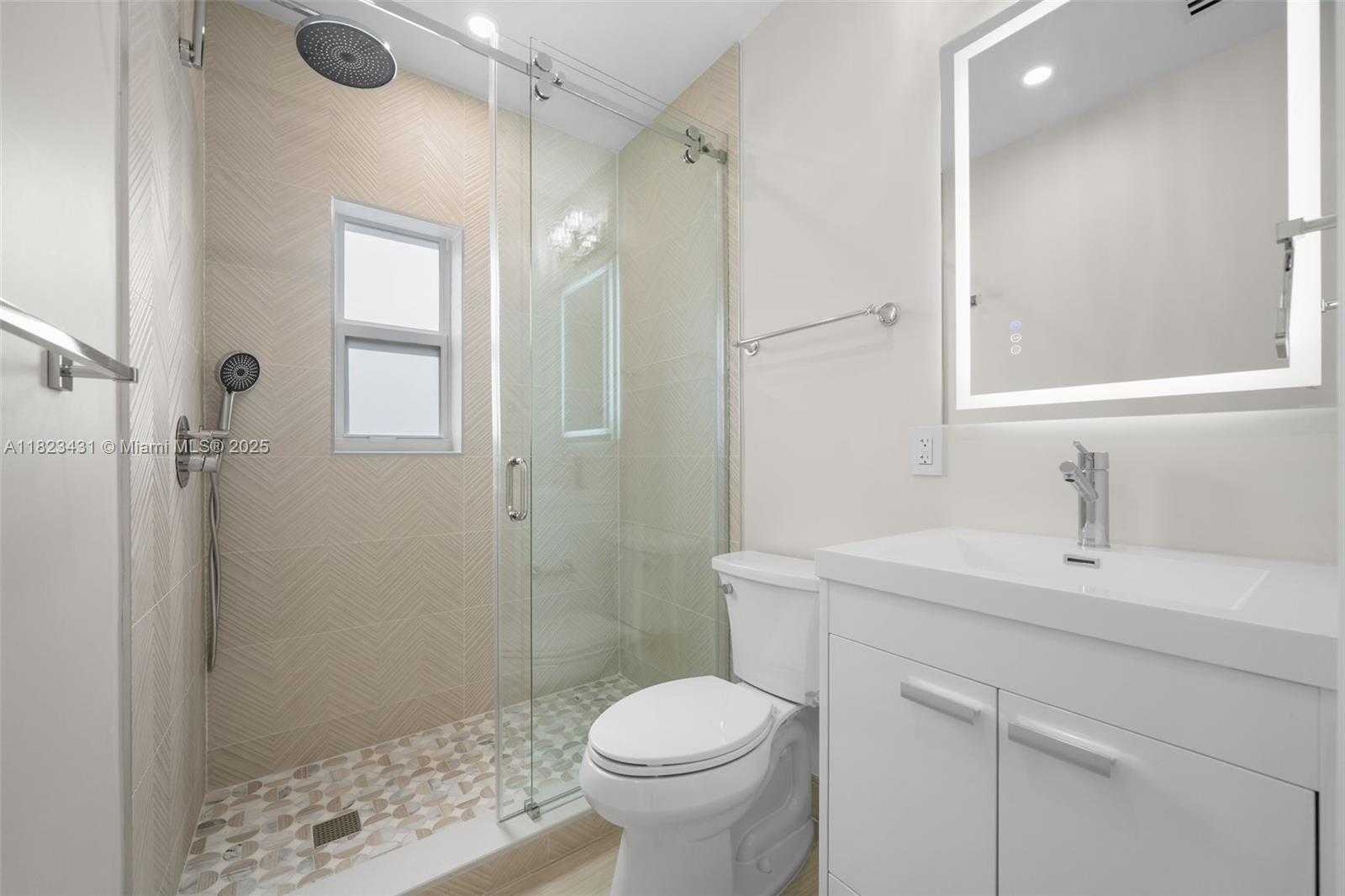 Small Image of 1617 WASHINGTON ST, Hollywood Number 24