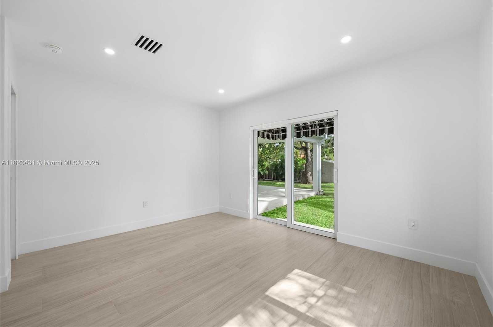 Small Image of 1617 WASHINGTON ST, Hollywood Number 25
