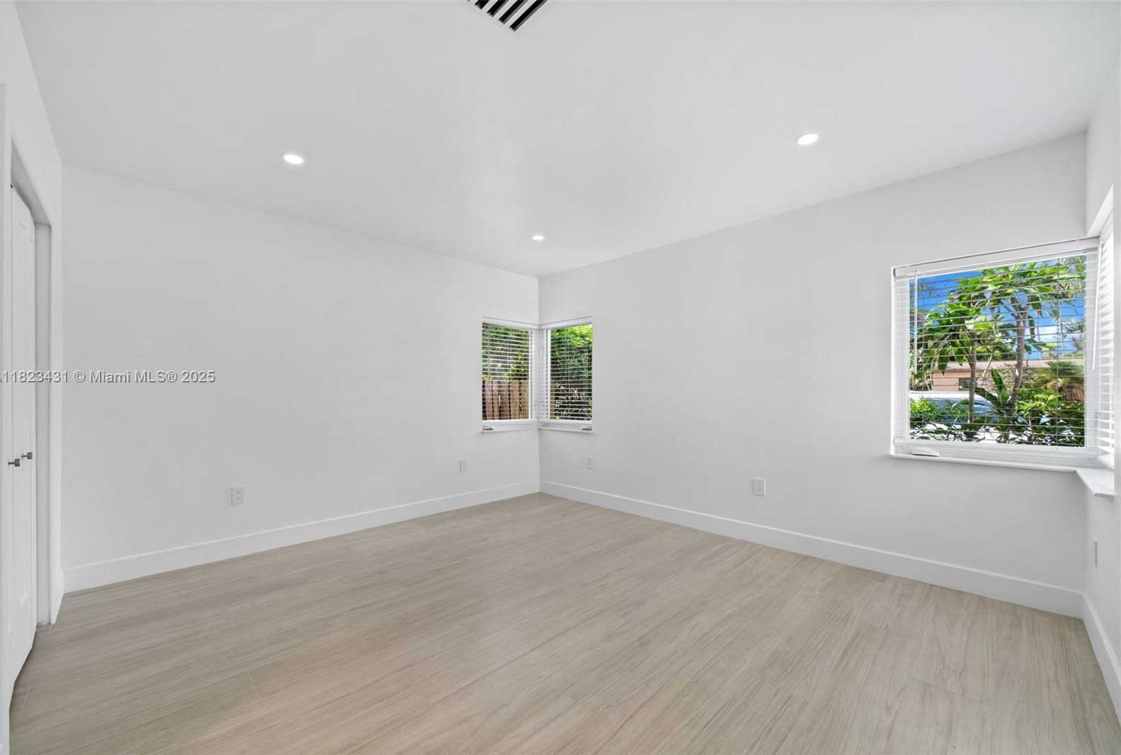 Small Image of 1617 WASHINGTON ST, Hollywood Number 28