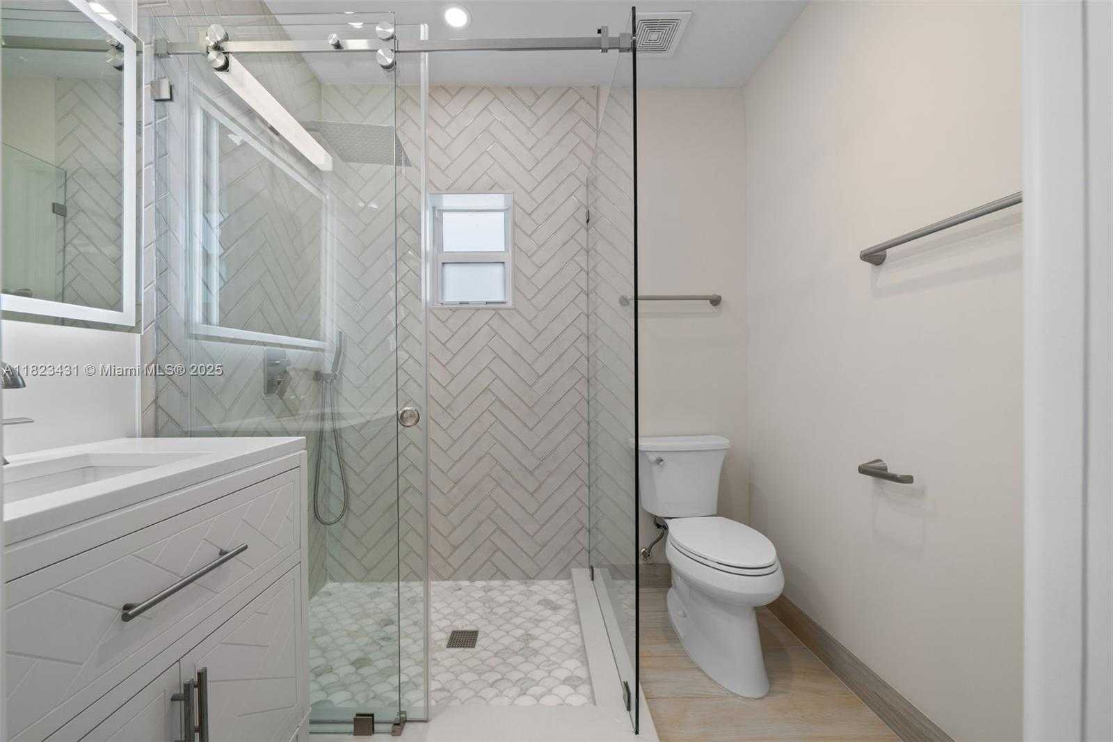 Small Image of 1617 WASHINGTON ST, Hollywood Number 34