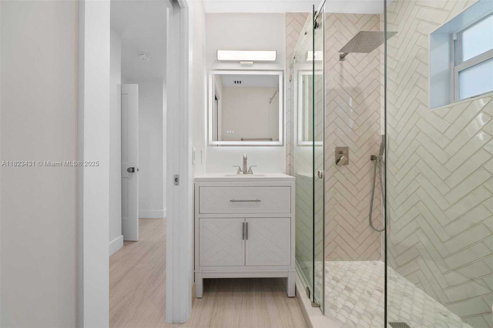 Small Image of 1617 WASHINGTON ST, Hollywood Number 35