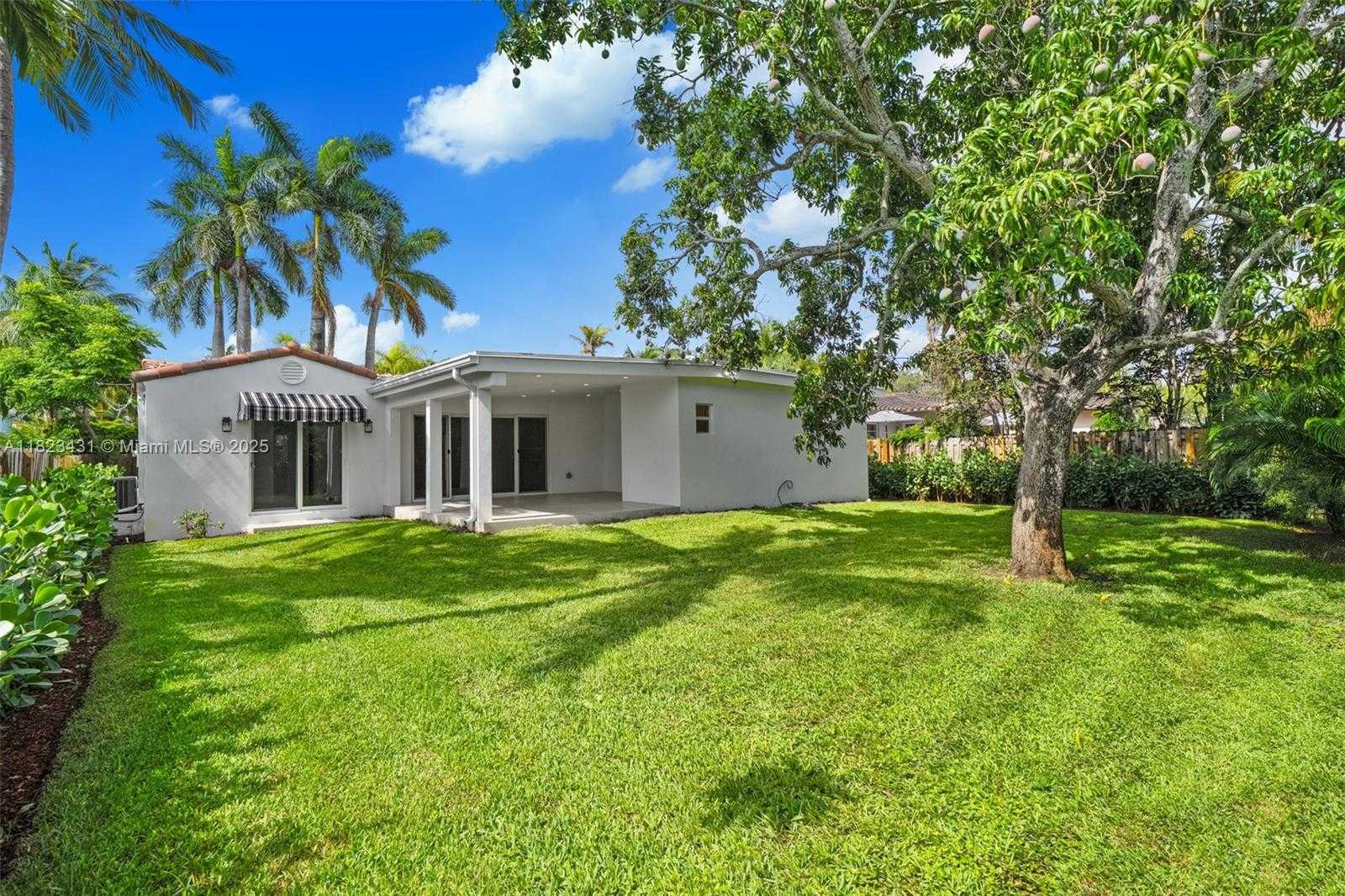 Small Image of 1617 WASHINGTON ST, Hollywood Number 40