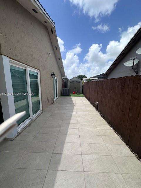 Small Image of 641 SOUTH WEST 99TH PL, Miami Number 10